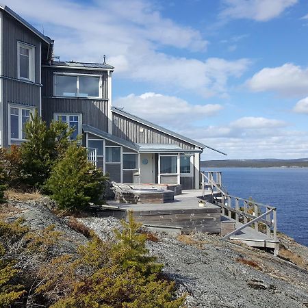Bed and Breakfast Lotsstugan I Haernoesand Exterior foto