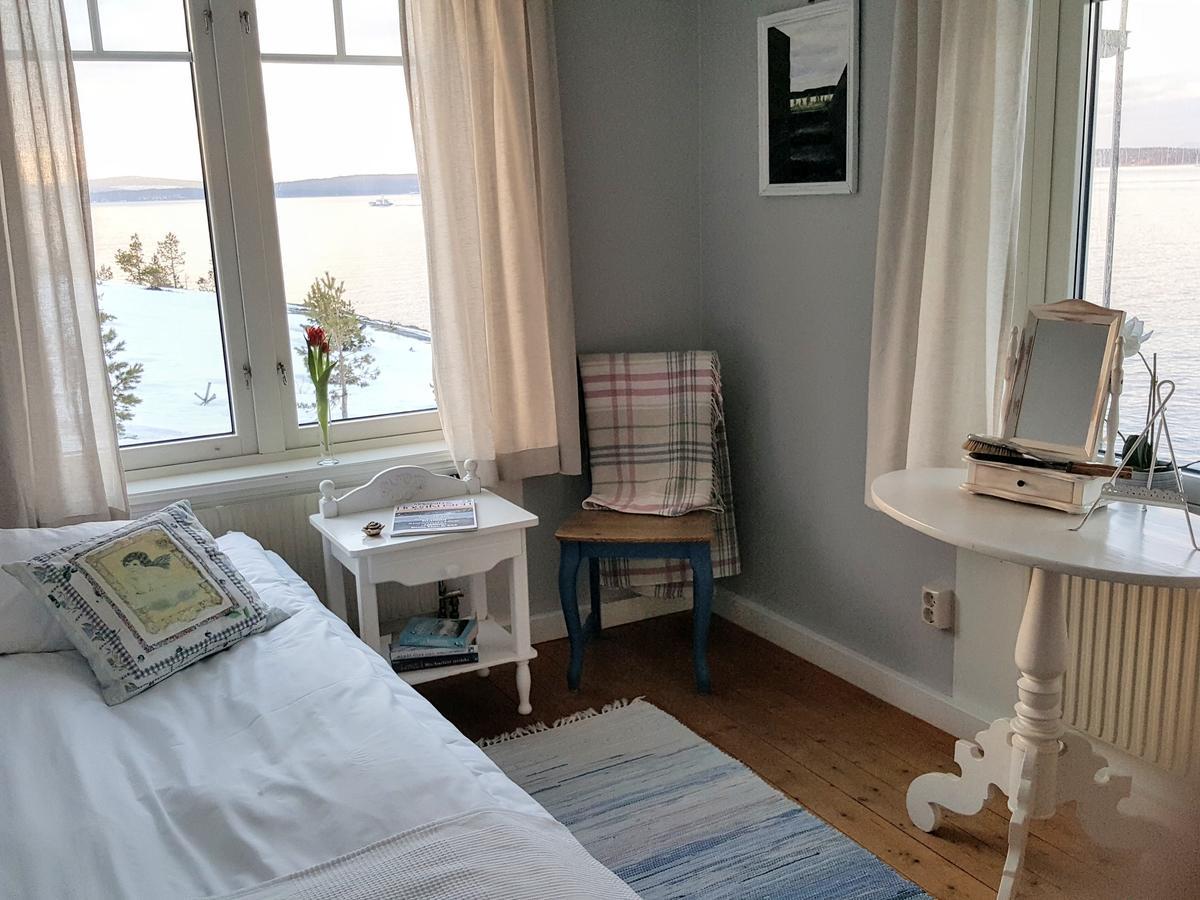 Bed and Breakfast Lotsstugan I Haernoesand Exterior foto