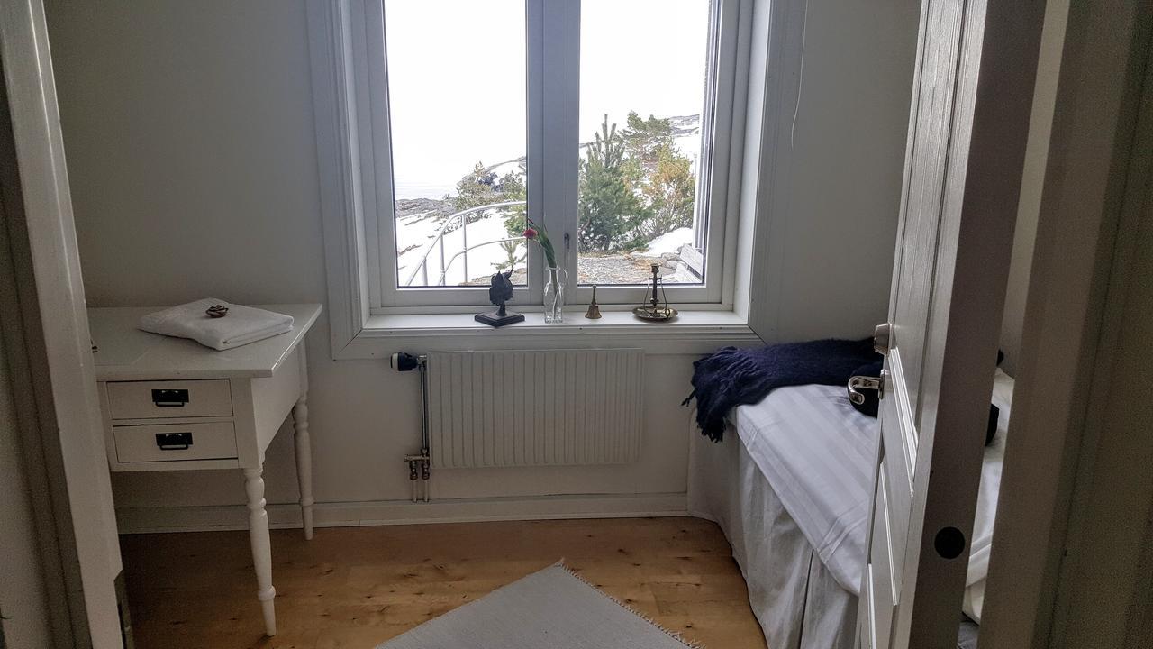 Bed and Breakfast Lotsstugan I Haernoesand Exterior foto